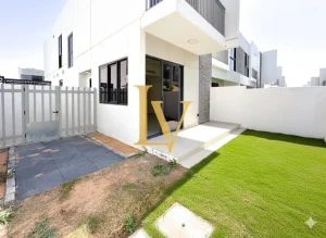 3 Bedroom Townhouse for Sale in Claret, DAMAC Hills 2 (Akoya by DAMAC) - Claret | Luxven Real Estate