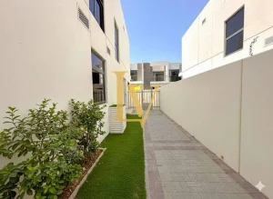 3 Bedroom Townhouse for Sale in Zinnia, DAMAC Hills 2 (Akoya by DAMAC) - Zinnia | Luxven Real Estate